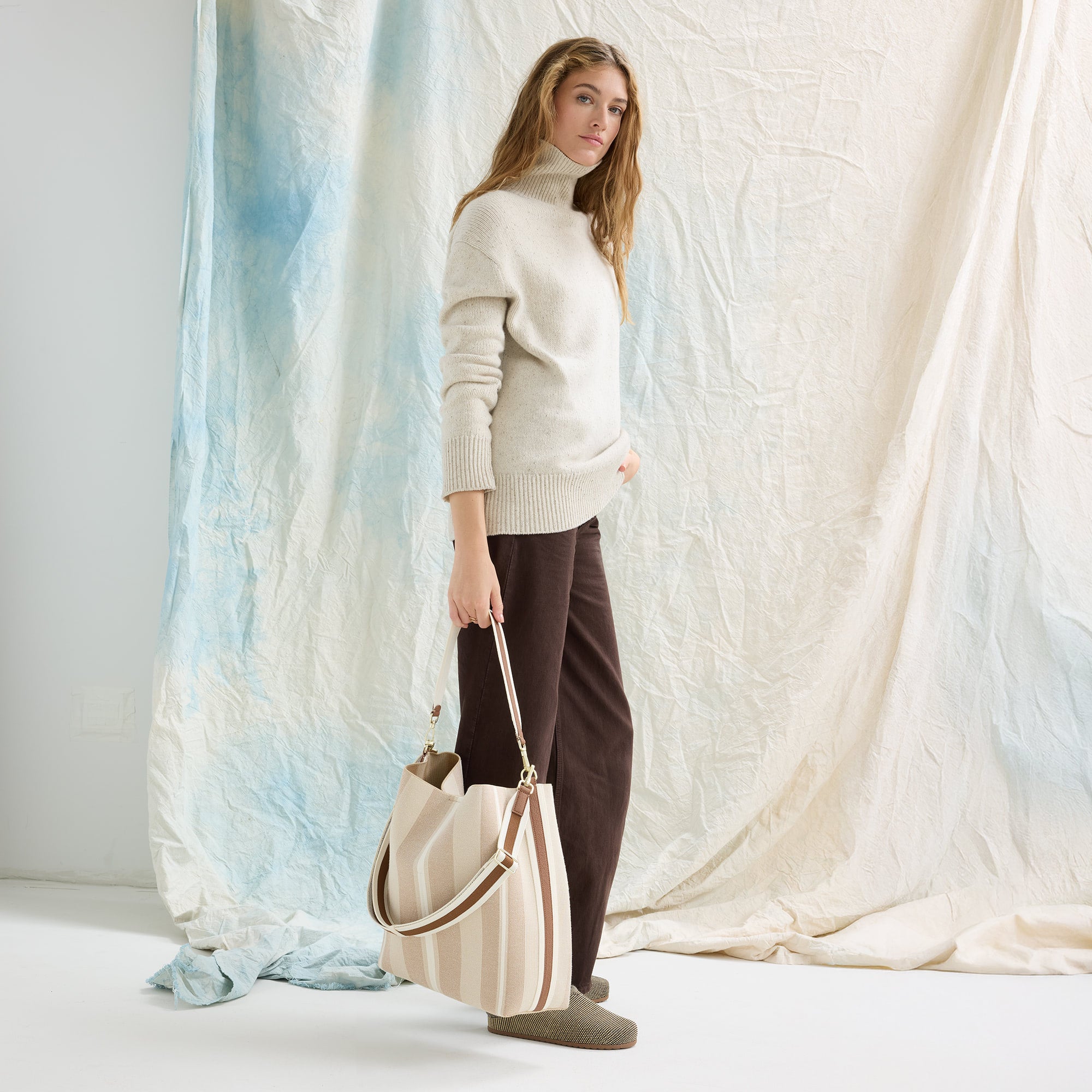 The Bucket Bag - Oat Latte
